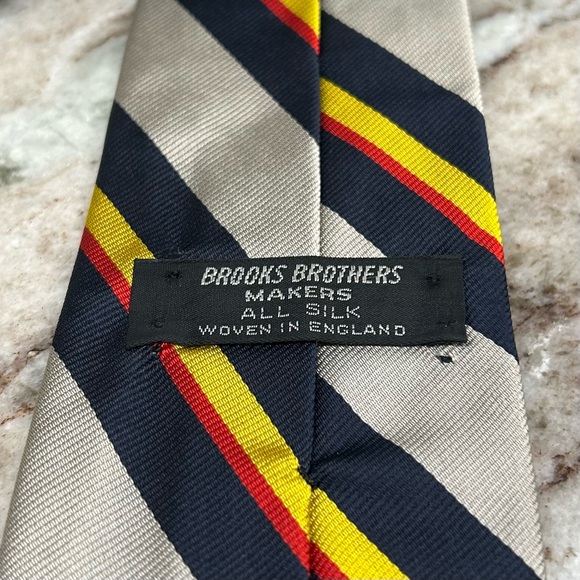 Vintage 80s Brooks Brothers Makers Men’s Repp Tie Navy Red Gray Yellow 3 1/4” W - Picture 3 of 8